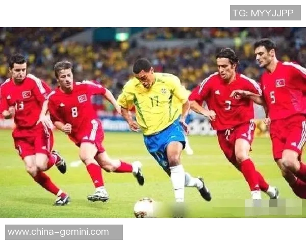 克鲁与彼得堡的较量揭示了足球战术与团队精神的完美结合