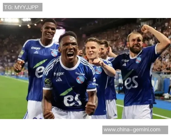 利物浦与曼城激战正酣最终比分揭晓引发热议